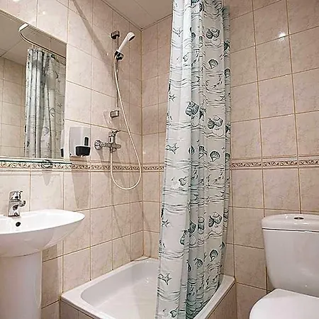 Отель Citystop Majutuskeskus 2*